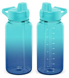 Botella de agua de plástico con tapa de popote de silicona con tapa abatible a prueba de fugas y asa sin BPA, Tritan transparente con marcadores de onzas, Ombre: Pacific Dream, 32 onzas