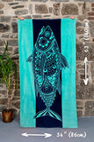 Toalla de playa Nova Blue Tuna Fish (34 x 63) - Toalla de playa de algodón a rayas azules hecha de 100% algodón - Toalla de piscina de secado rápido con diseño tropical - Toalla de playa grande de gran tamaño